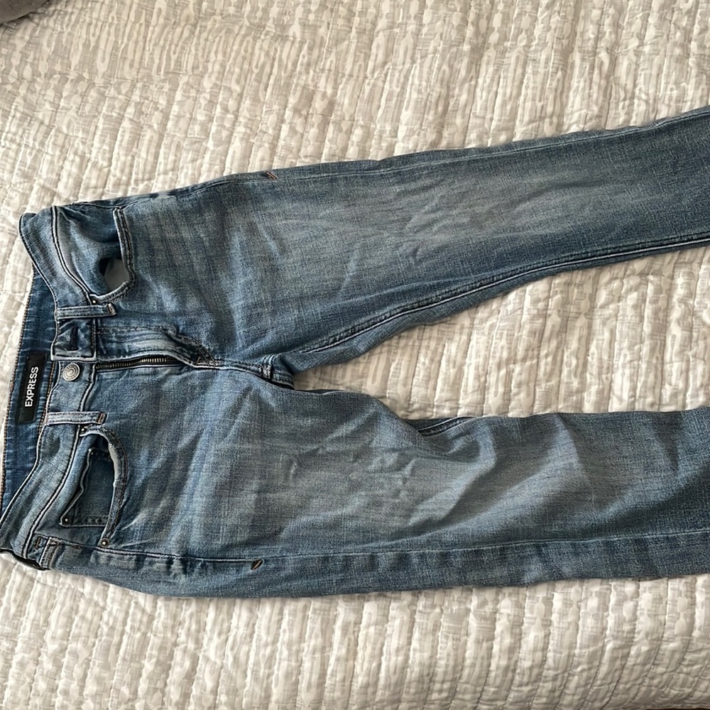 Men’s Express Slim Fit Jeans in Medium Wash